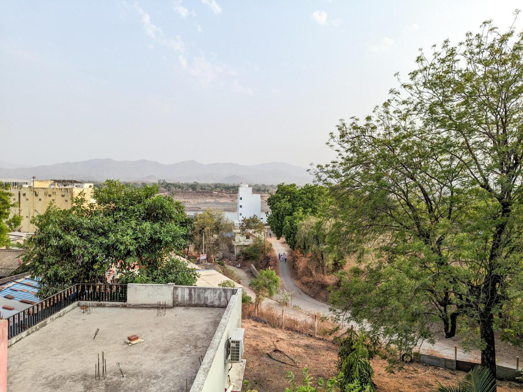 Samrat Homestay Garudeshwar Exteriér fotografie